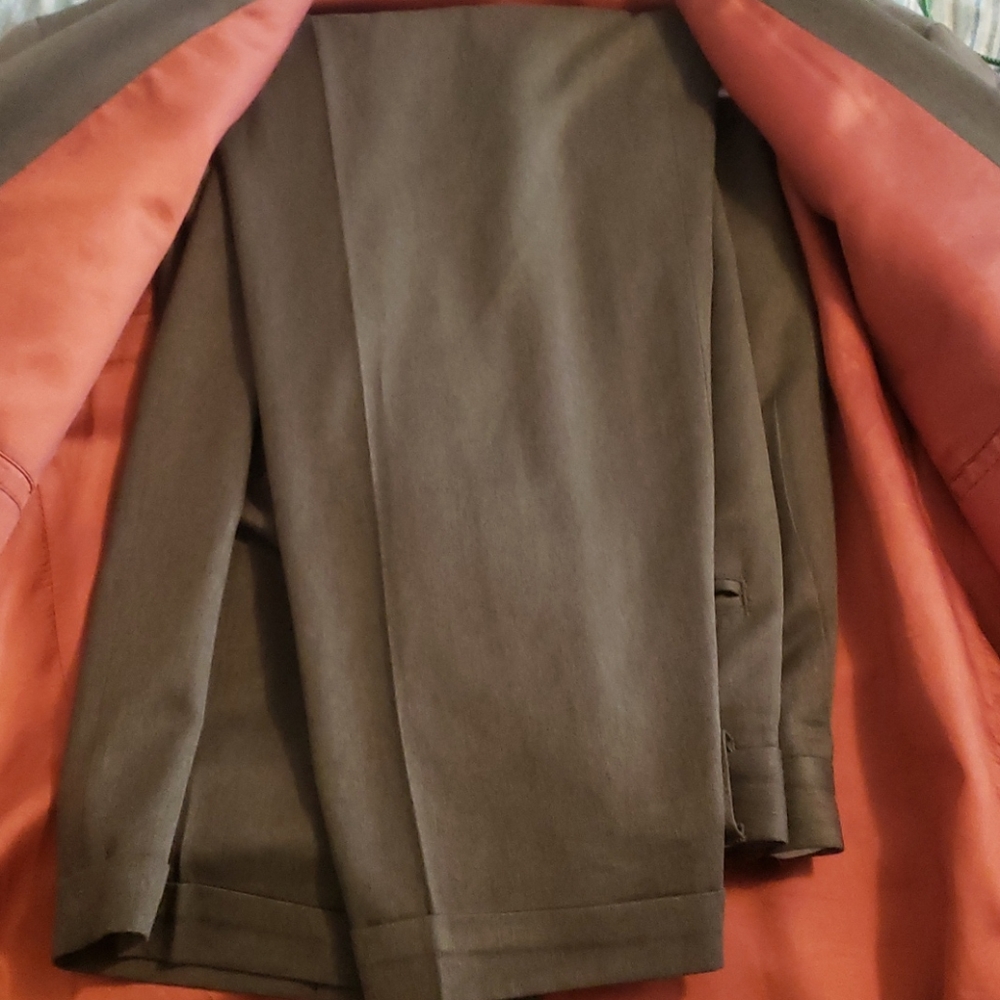 Men suit - Picture 3 of 3